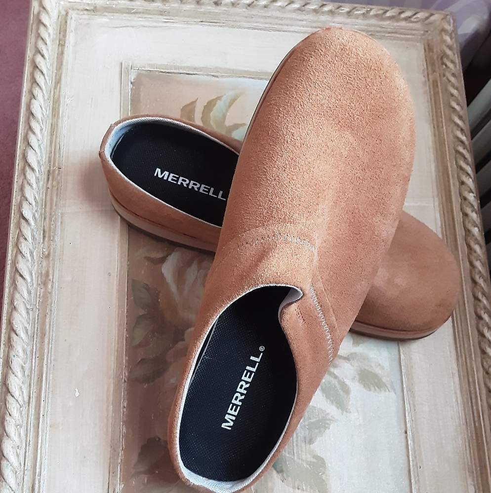 NWOT Merrell Tan Suede Slip-On Shoes/Slippers